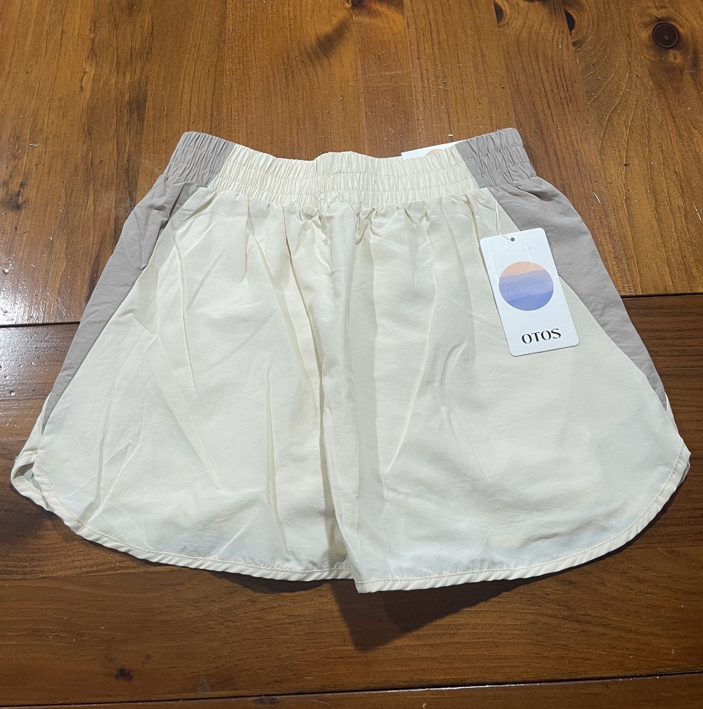 NWT OTOS Womens Cream Grey Color Block 100% Nylon Lightweight Mini Skort Size‎ M